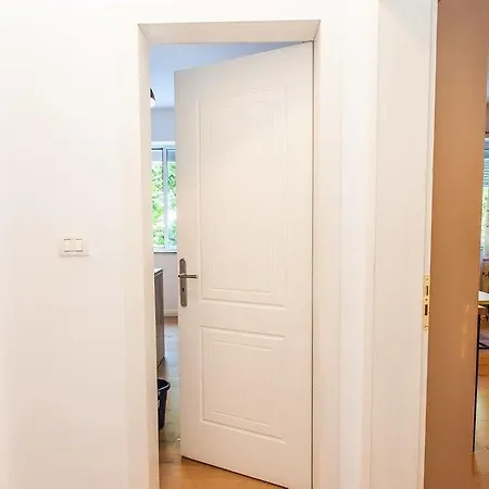 Apartment Omar Real Estate Tirana