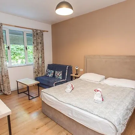 Omar Real Estate Tirana