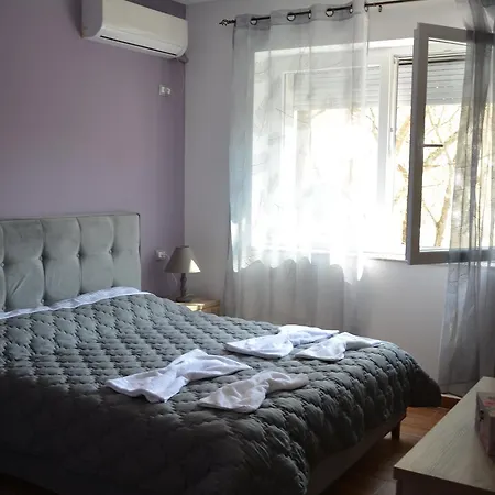 Omar Real Estate * Tirana