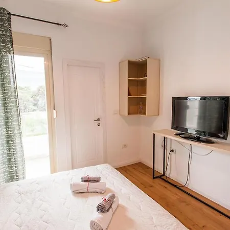 Omar Real Estate Apartment Tirana